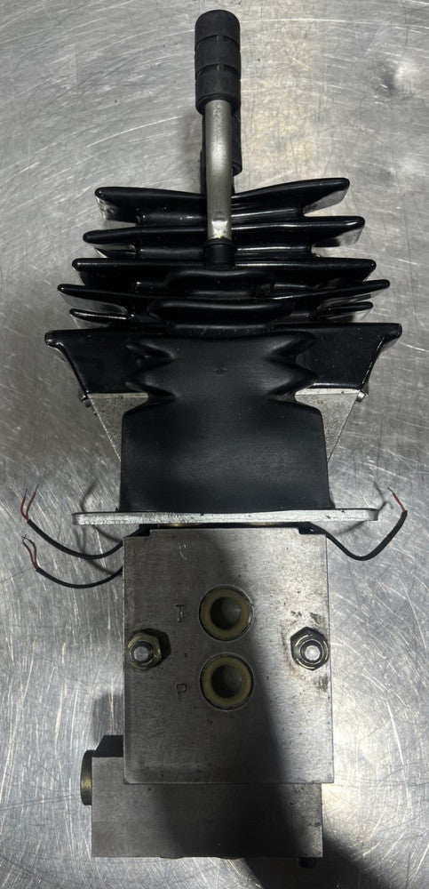 Nos Surplus Rexroth Sigma 3X2 TH6 XXX 10 /Hydraulic Joystick Tap Control Unit