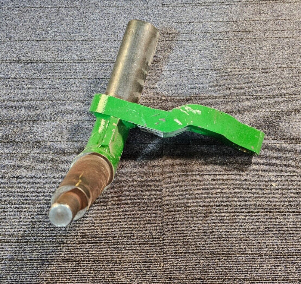 A&I Spindle LH Fitting , Left Side Fits John Deere Tractor 9400 9410 AH173844