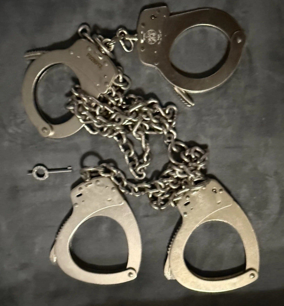Smith And Wesson 350139 Model 1850 Transport Restraint Chains ( New In Box)