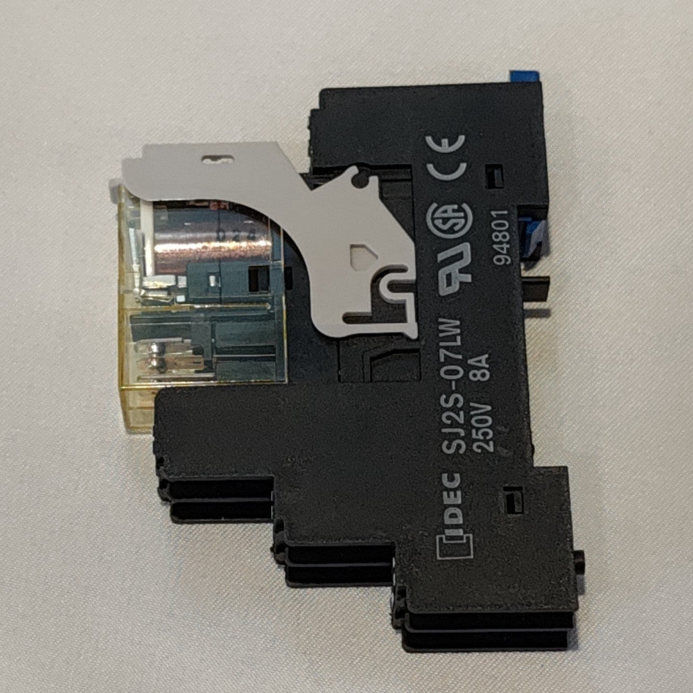 IDEC RJ2S-CL-D24 Plug-In Relay, Bifurcated 24VDC 8A w/ SJ2S-07LW Base