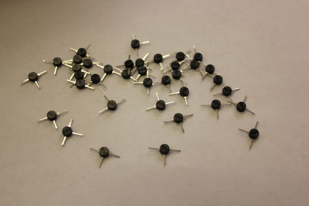 37  Motorola ON ON586 Power Transistors 