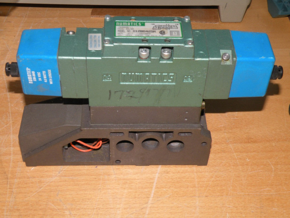 Numatics I12BB425M 150PSIG Max Air Pressure Solenoid Valve w 24V Actuators 