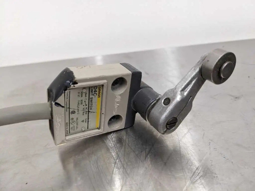 Omron D4C-1620 Limit Switch Roller Crank