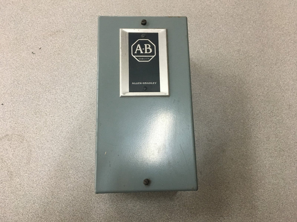 NEW NO BOX ALLEN-BRADLEY CONTROL RELAY 700-N201A24 SERIES B