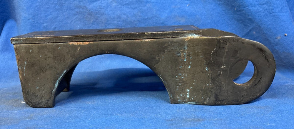 HUTCHENS INDUSTRIES AXLE SEAT 10-3/8"