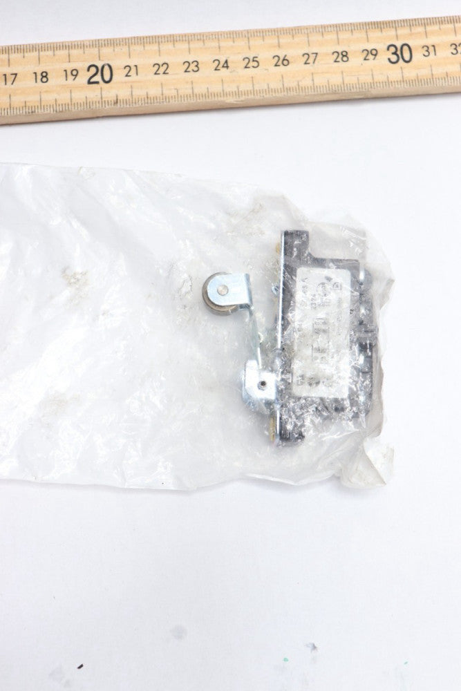 Snap Limit Switch 9007 600 V 10amp CB +Options 9007CB41