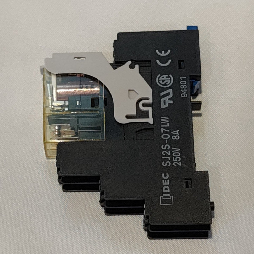 IDEC RJ2S-CL-D24 Plug-In Relay, Bifurcated 24VDC 8A w/ SJ2S-07LW Base