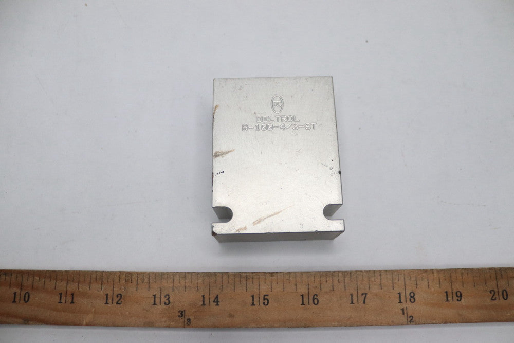 Deltrol Hydraulic Cartridge Valve Base Steel #8 SAE Port Size B-100-4/3-8T