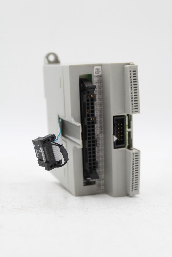 Allen-Bradley 1762-IQ32T MicroLogix 32 Point 24VDC Sink/Source Input Module *