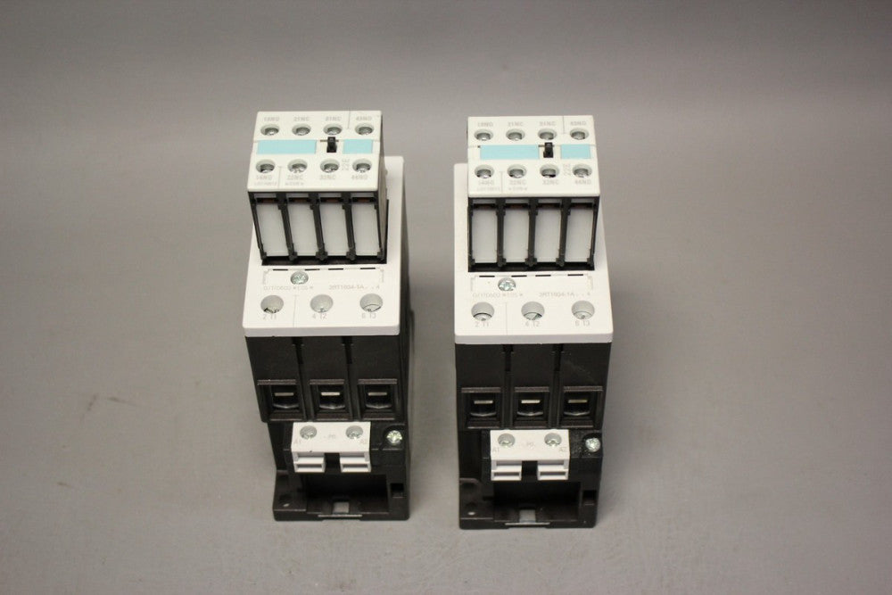 2 UNUSED SIEMENS POWER CONTACTORS WITH AUX BLOCKS 3RT1034-1AP04 & 3RH1921-1HA22