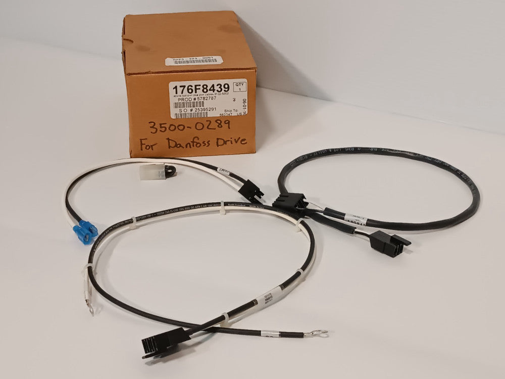 Lot of 3: Danfoss 5122-5302 asstd cables w/ wiring harness connectors 176F8439