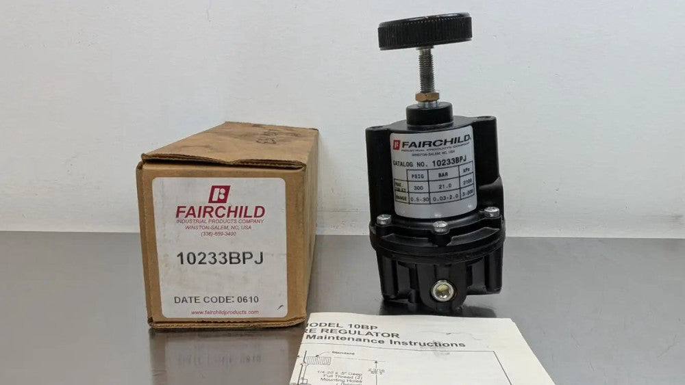 Fairchild 10233BPJ Pneumatic Pressure Regulator 3/8" 300 PSIG Max 0.5-30 PSIG Ra