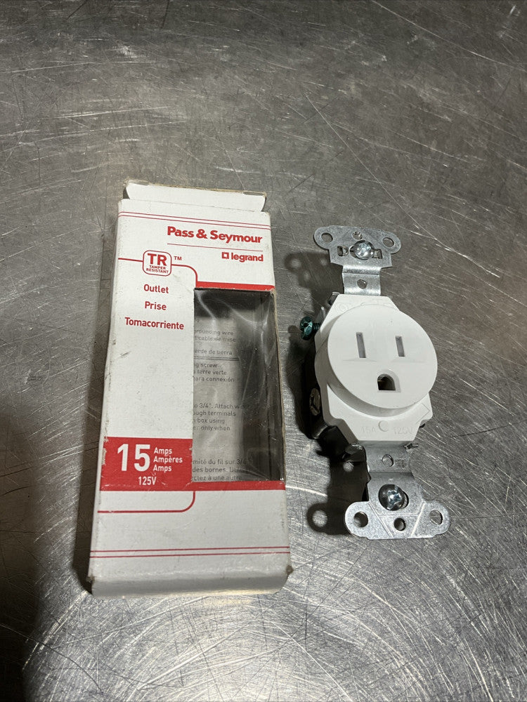 Pass & Seymour #5251WCC8 15A White Heavy Duty Single Outlet,No 5251WCC8