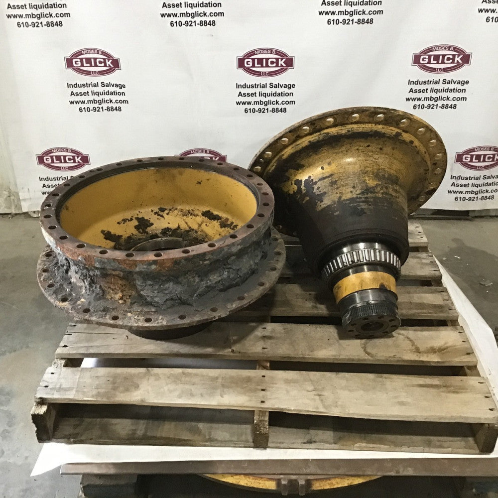 Caterpillar D17M05Y13P35I05 - 228-8811 Spindle Assembly Hub A Sprocket