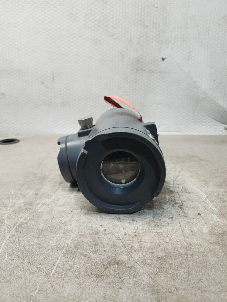 USED FISHER LIQUID LEVEL TRANSMITTER TYPE 2390