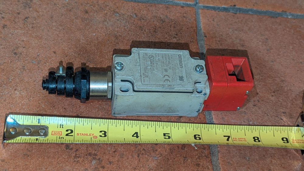 OMRON D4BS-45FS Door Safety Switch