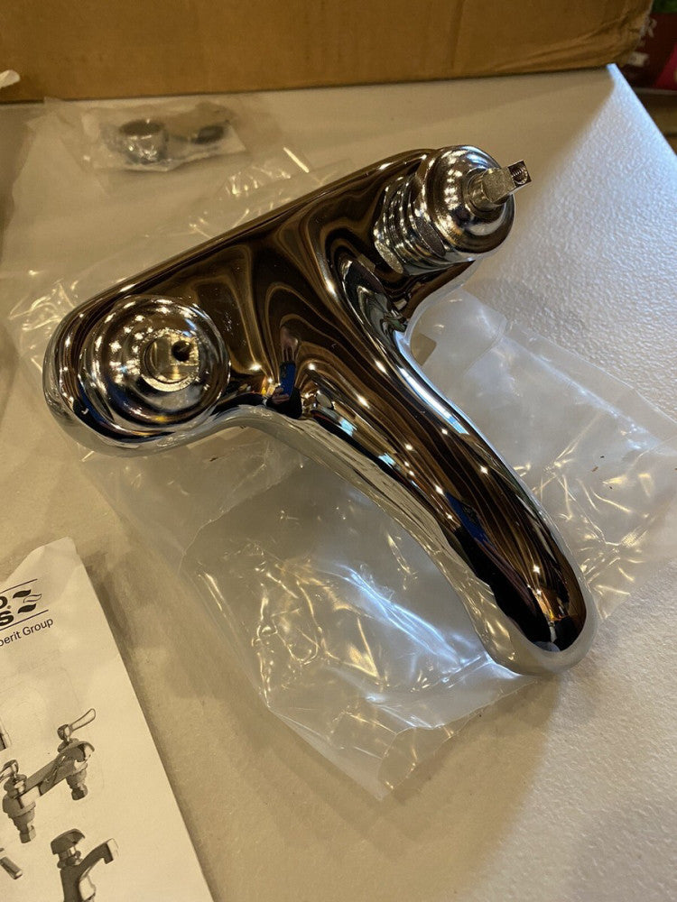 Chicago Faucets Deck-mounted Manual Sink Faucet With 4" Centers In Chrome