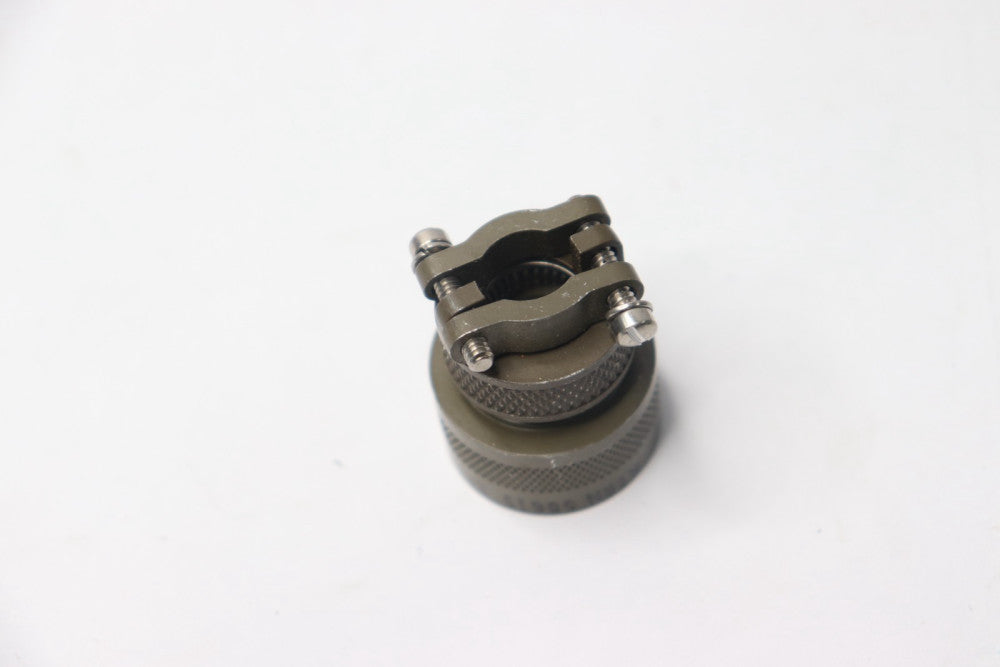 Kern Circular Connector Clamp Straight Non Self Locking Army Green BAT08-18W03C