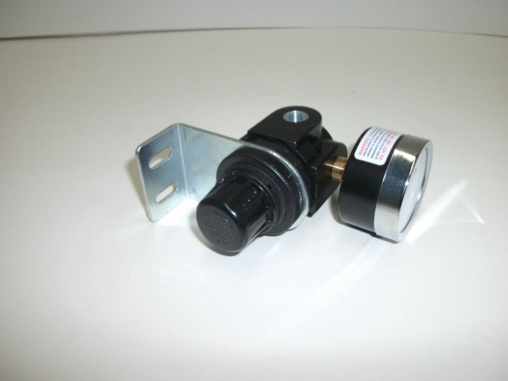 ARROW PNEUMATICS R161 MINI REGULATOR 1/8 W/GAUGE 0-160 PSI AND MOUNTING BRACKET