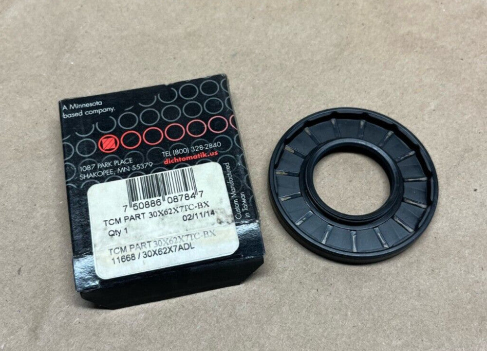 Dichtomatik 30x62x7TC-BX TCM Oil Seal