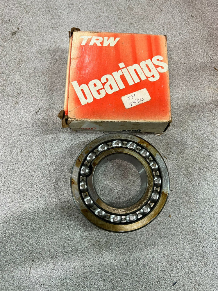 NEW IN BOX MRC ROLLER BEARING 5209