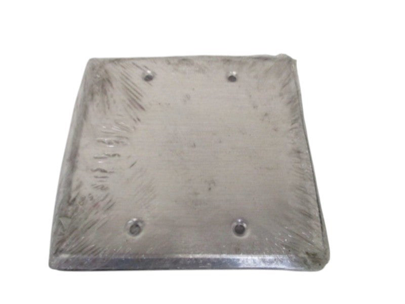 THOMAS & BETTS SP411-G TWO-GANG BLANK COVER NSMP