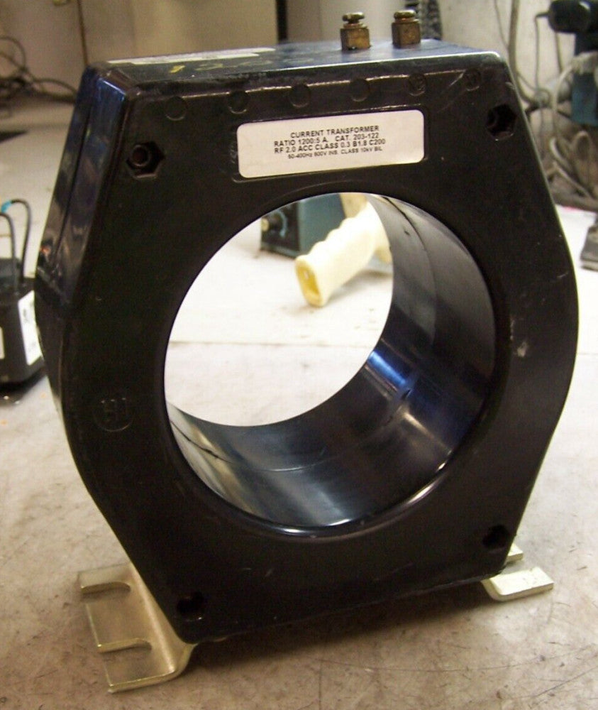 NEW GE 1200:5 RATIO CURRENT TRANSFORMER 600 VAC 10 KILOVOLTS SOLID CORE 203-122