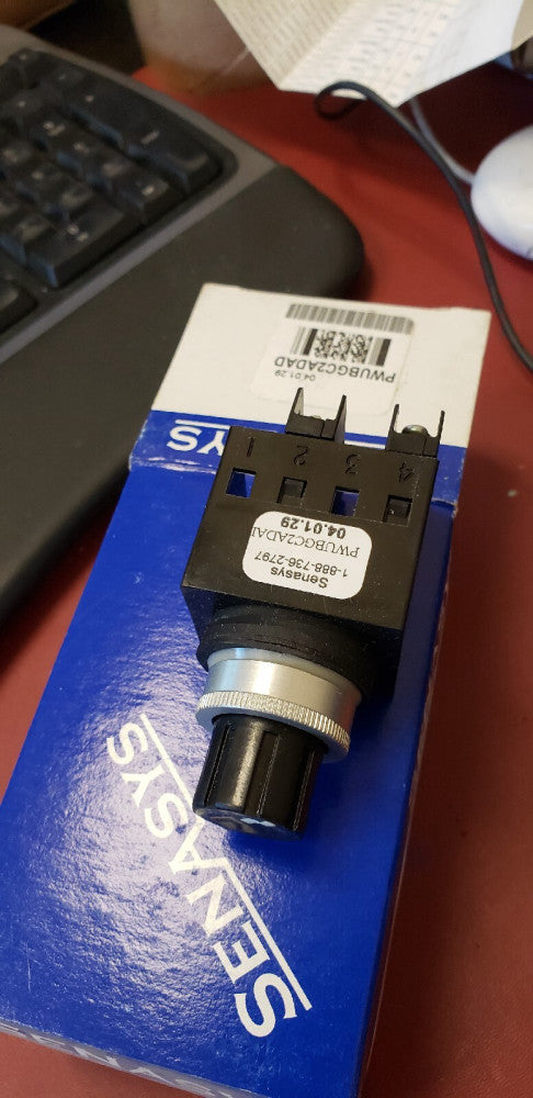 NEW SENASYS MICROSWITCH PWUBGC2ADAD NIB  ( B2-4C)