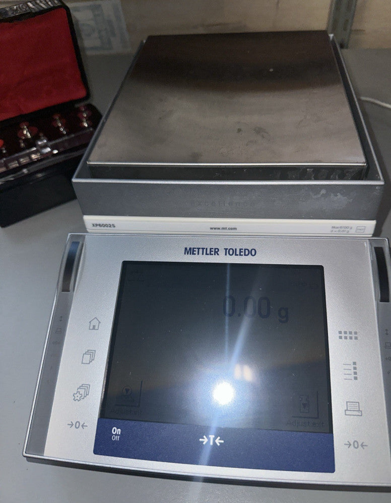 Mettler Toledo XP6002S Balance Scale 6100.00g, Includes Weight Set