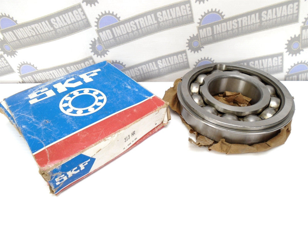 SKF - 313 NR - DEEP GROOVE Ball Bearing 65 mm x 140 mm x 18 mm (NEW in BOX)