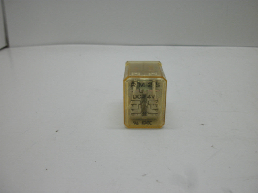 IDEC RM2S-UDC24V RELAY PLUG IN PC MOUNT 5 AMP 24 VDC DPDT 8-BLADE AC/DC COILS