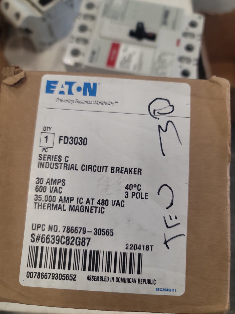 1 CHIPED New in Box - FD3030 - by EATON