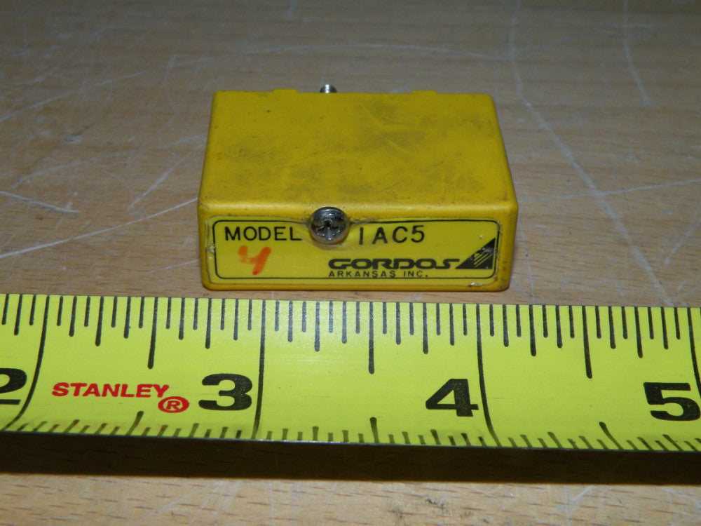 (6) Gordos Solid State Relays IAC5