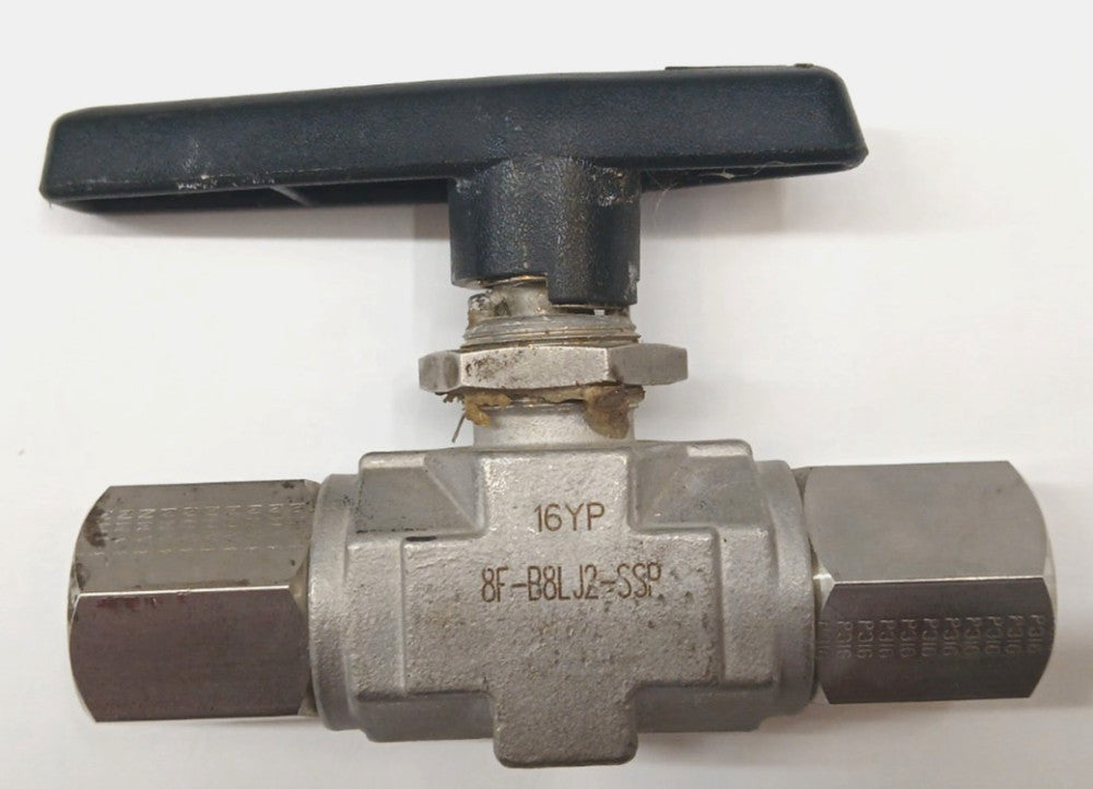 PARKER 8F-B8LJ2-SSP MANUAL TWO-WAY BALL VALVE 1/2" FNPT STAINLESS STEEL INLINE