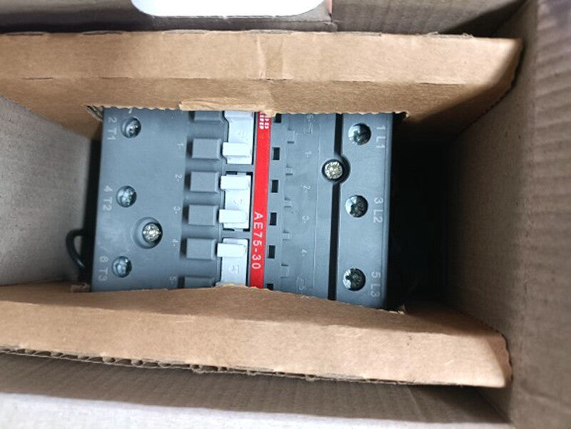 NEW ABB AE75-30-11-81 Contactor