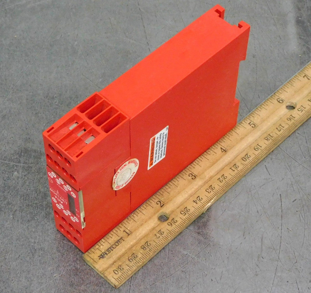 Allen Bradley 440R-H23059 Safety Relay 24V AC/DC 4M20 Type 1