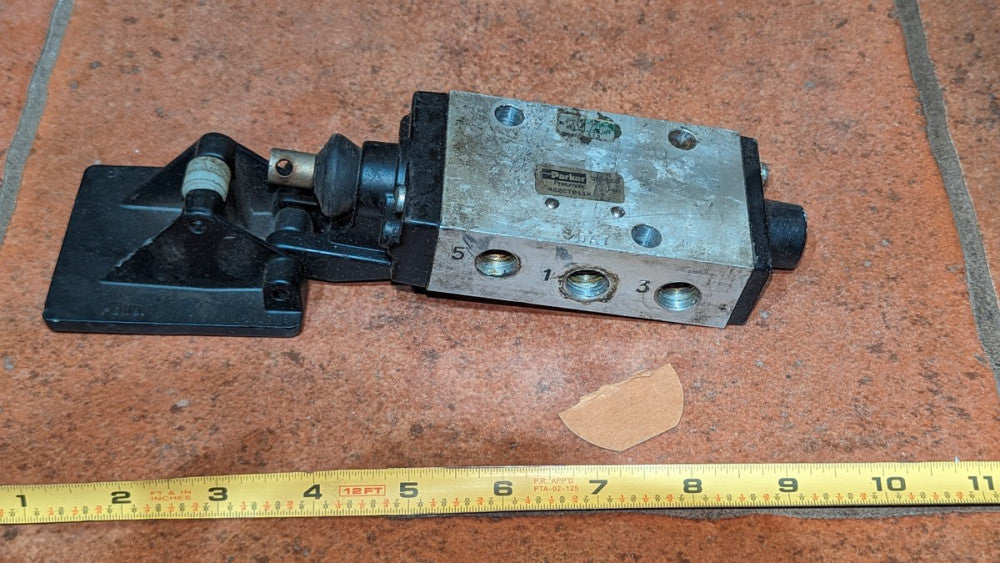 Parker Manual Control Valve 422CT011K