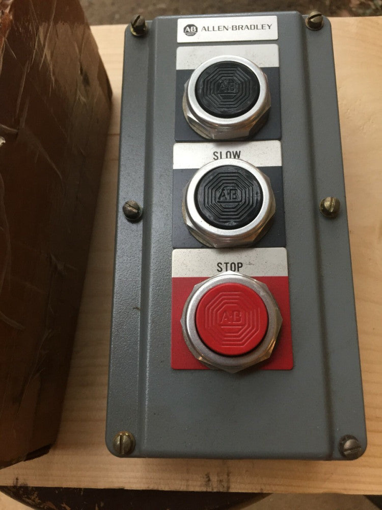 NOS Allen Bradley 800T-3TF Push Button Station FAST/SLOW/STOP Nema 4, 13