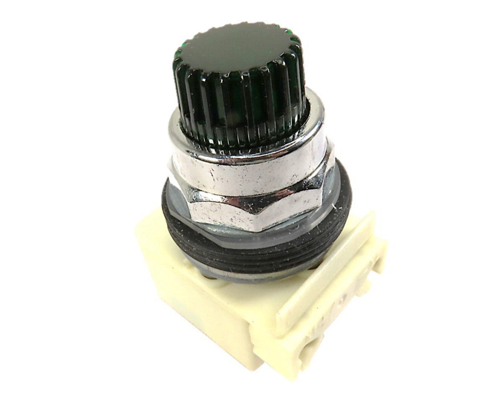 Schneider Electric  9001K2L1G  30mm Illuminated Pushbutton Green  NEW IN BOX