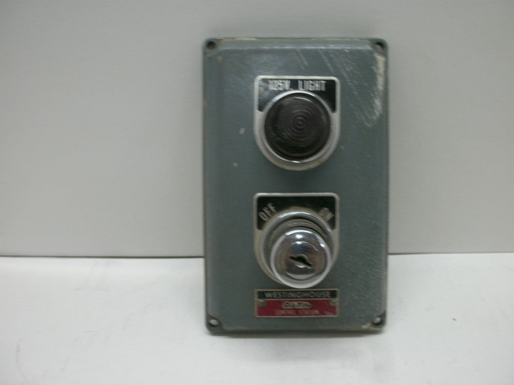 WESTINGHOUSE OIL TITE CONTROL STATION (COVER)3-3/4" W X 6" L W/LIGHT/KEY SWITCH