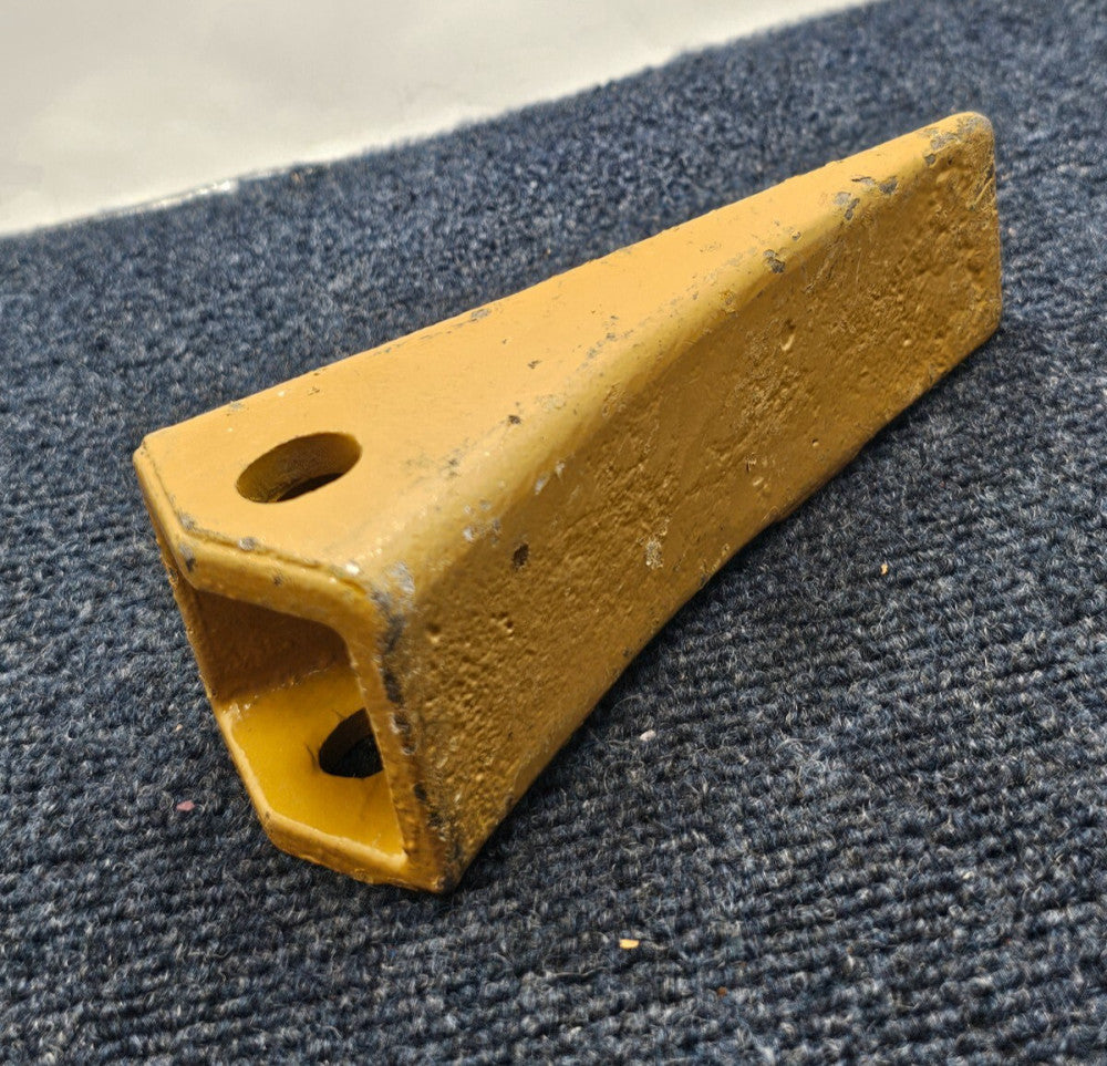 230SP: Yellow Bucket Tooth 39.8mm Fit 230 Series Excavators