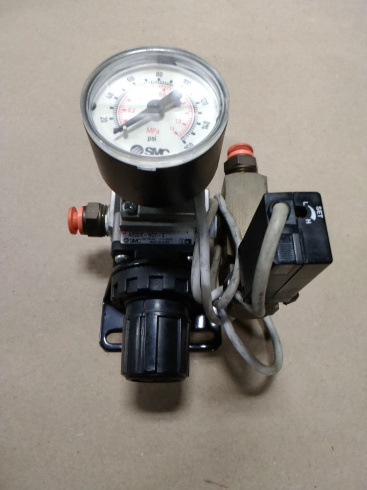 SMC AR20K-N02-Z Pneumatic Regulator With SMC ISE2-T-55 Pressure Switch