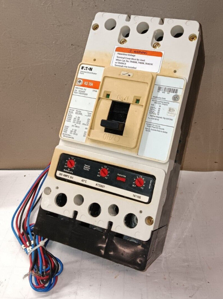 NEW EATON KD3400F 400 AMP CIRCUIT BREAKER 3 POLE 600 VAC 300 AMP TRIP KT3300T