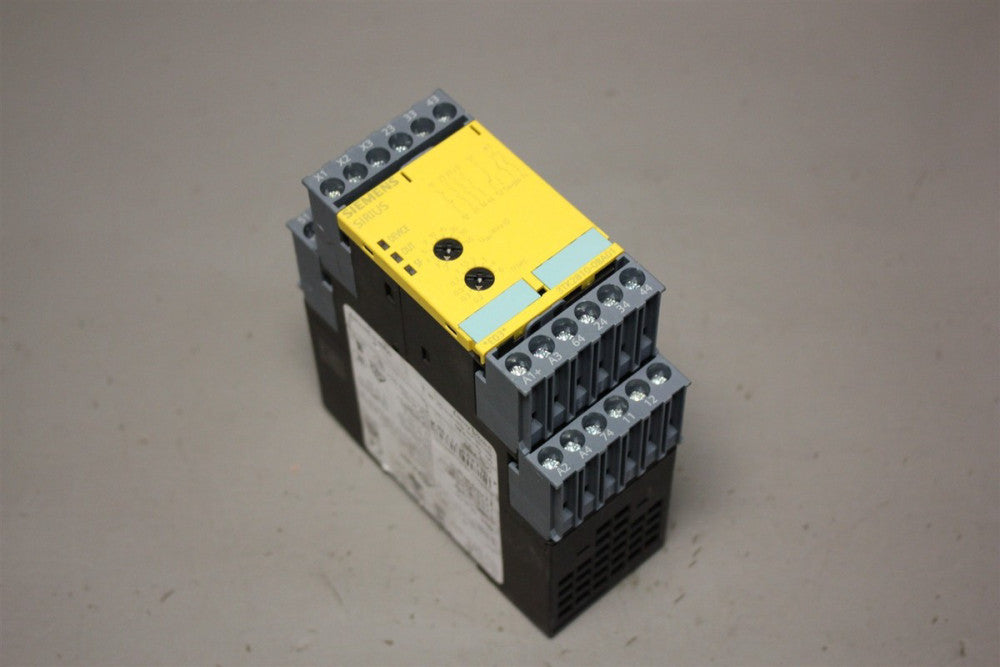 SIEMENS SIRIUS SAFETY RELAY 3TK2810-0BA01