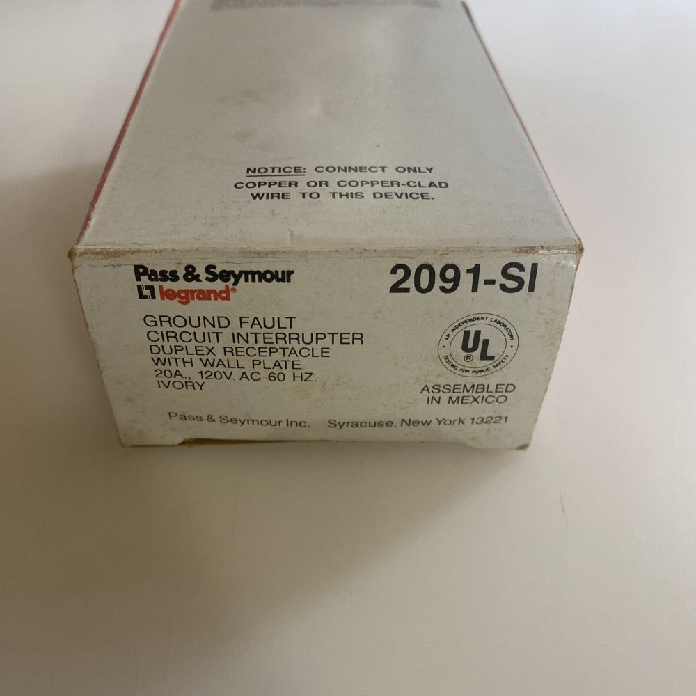 New Pass & Seymour 2091-SI Circuit Interrupter GFCI Receplacle w Wall Plate zaz
