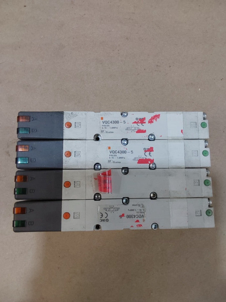 SMC VQC4300-5 Pneumatic Solenoid Valve VQC43005 Lot Of 4