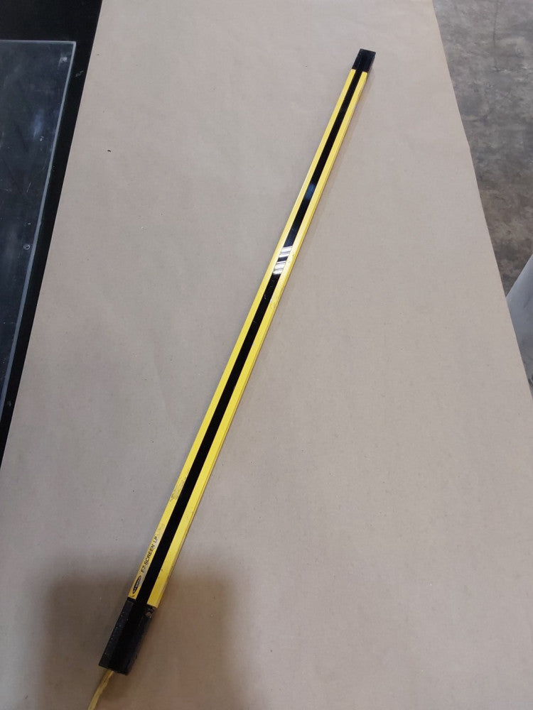 Banner Engineering SLPR25-970P8 EZ-Screen Low Profile Receiver 970mm