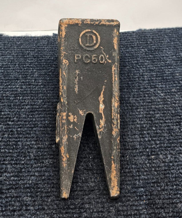 D PC60: HEAVY DUTY TWIN TIGER BUCKET TEETH
