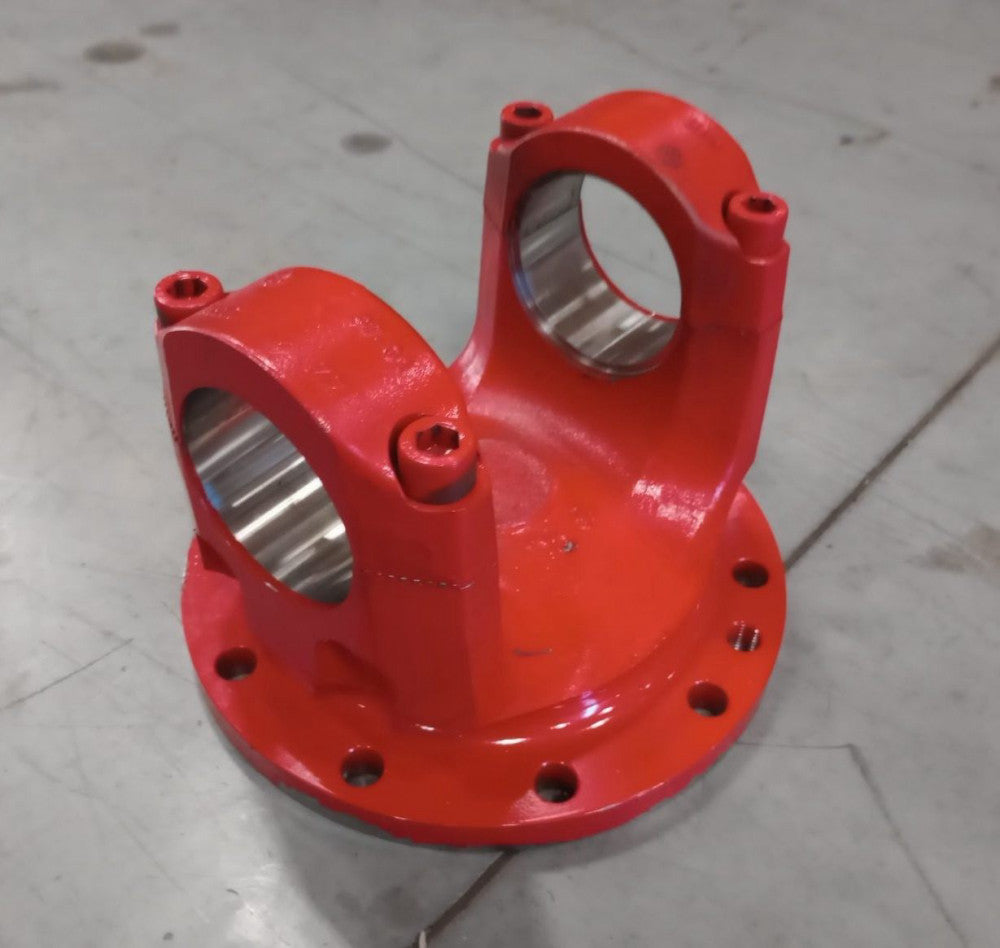 Yoke 97-01 Used Round Flange Yoke 10-bolt holes cast #'s HH15 / D5