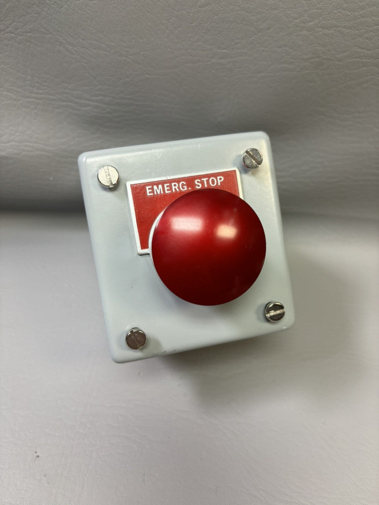 SIEMENS 52PP2A2A RED PUSH PULL OPERATOR BUTTON W/ HOFFMAN ENCLOSURE